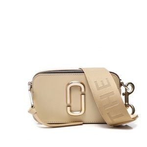 MARC JACOBS SNAPSHOT PURSE!